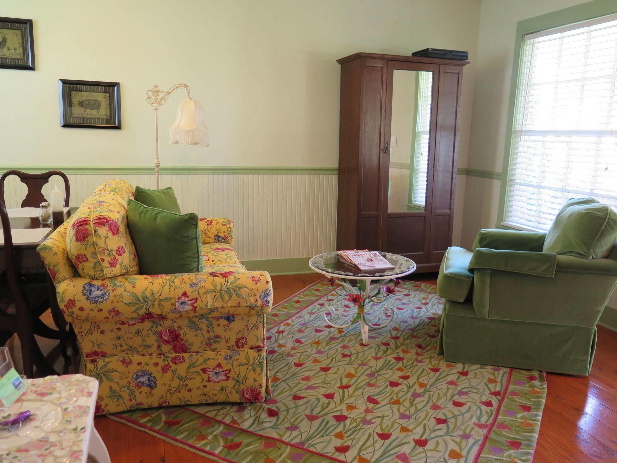 Yellow House B&B Salado Dış mekan fotoğraf