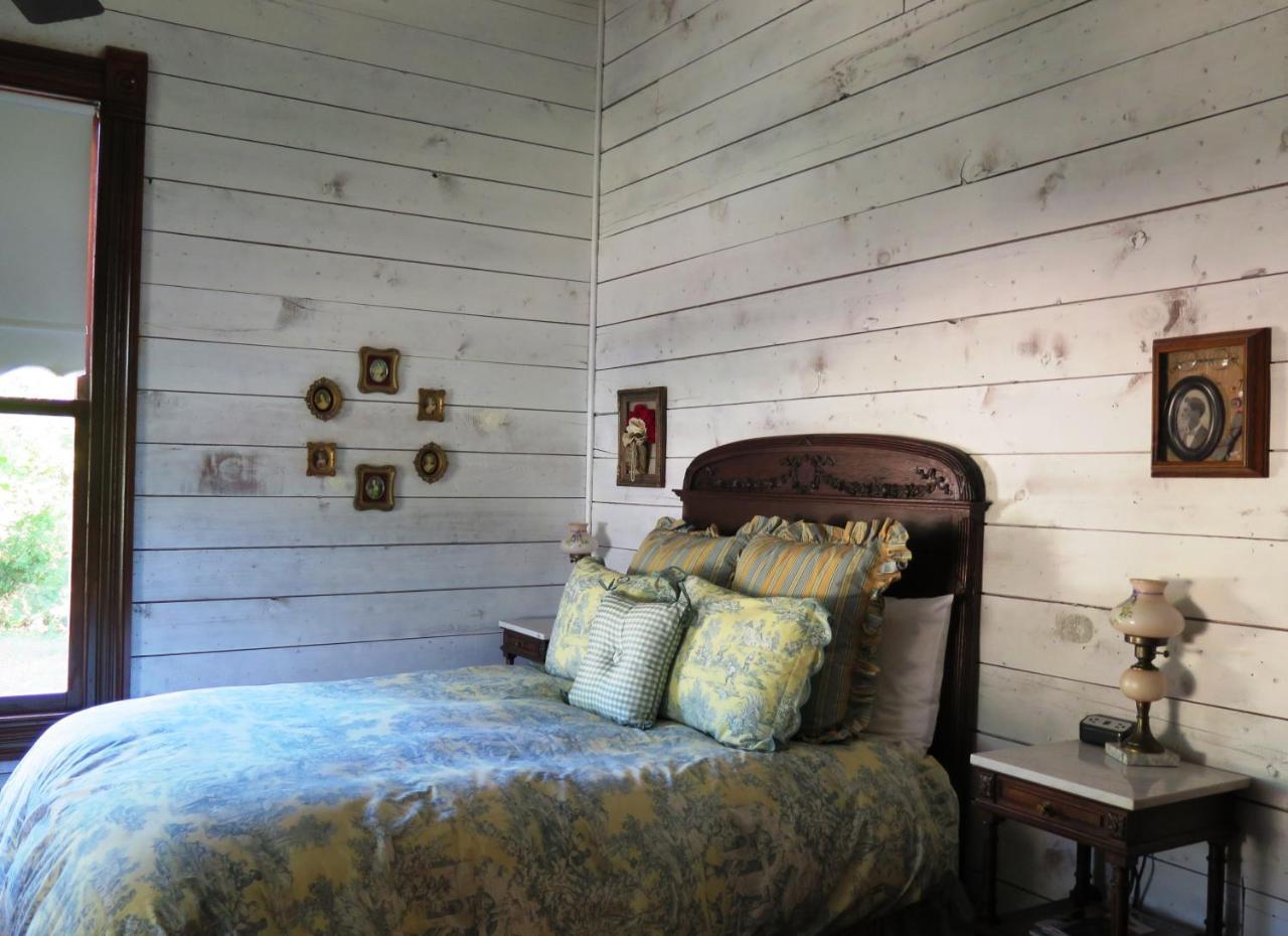 Yellow House B&B Salado Dış mekan fotoğraf